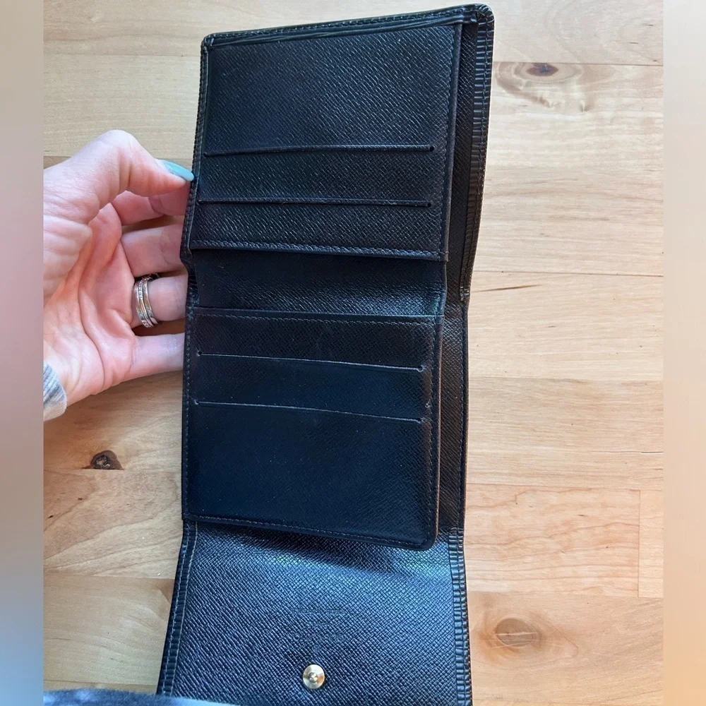 Vintage LOUIS VUITTON Epi Leather Unisex Elise Wallet- Black